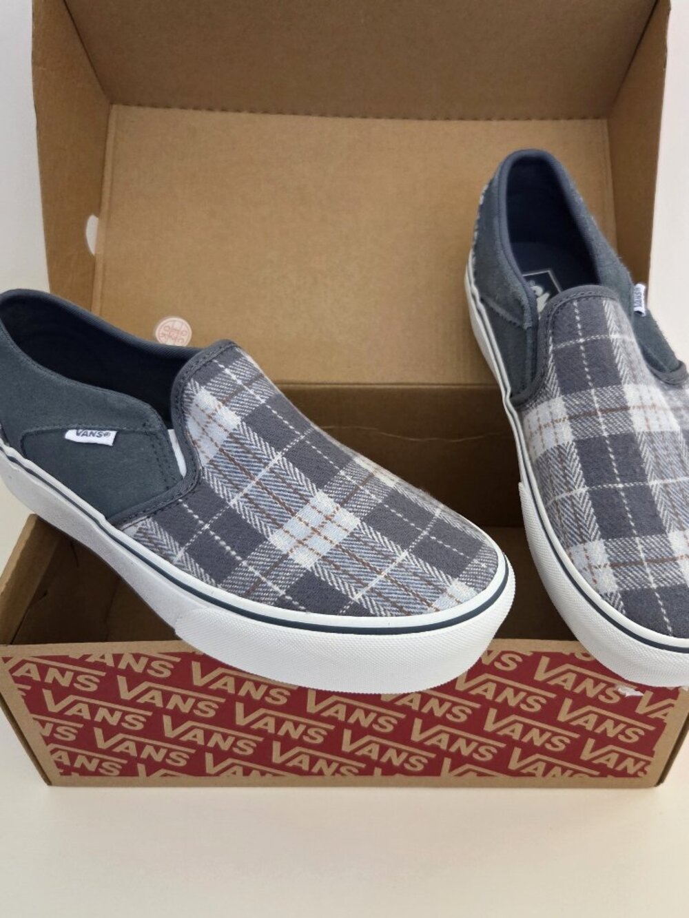Vans Asher Platform Slip-On W8.5 Plaid Gray Suede Flannel Sneakers Fall Winter